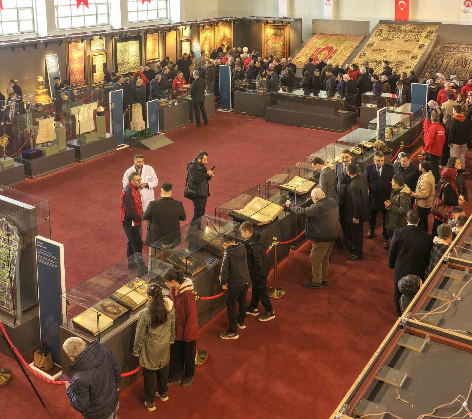 Kastamonu’da kutsal emanetlere yoğun ilgi: 1 günde 10 bin kişi ziyaret etti 20 kastamonuda kutsal emanetlere yogun ilgi 1 gunde 10 bin kisi ziyaret etti 16