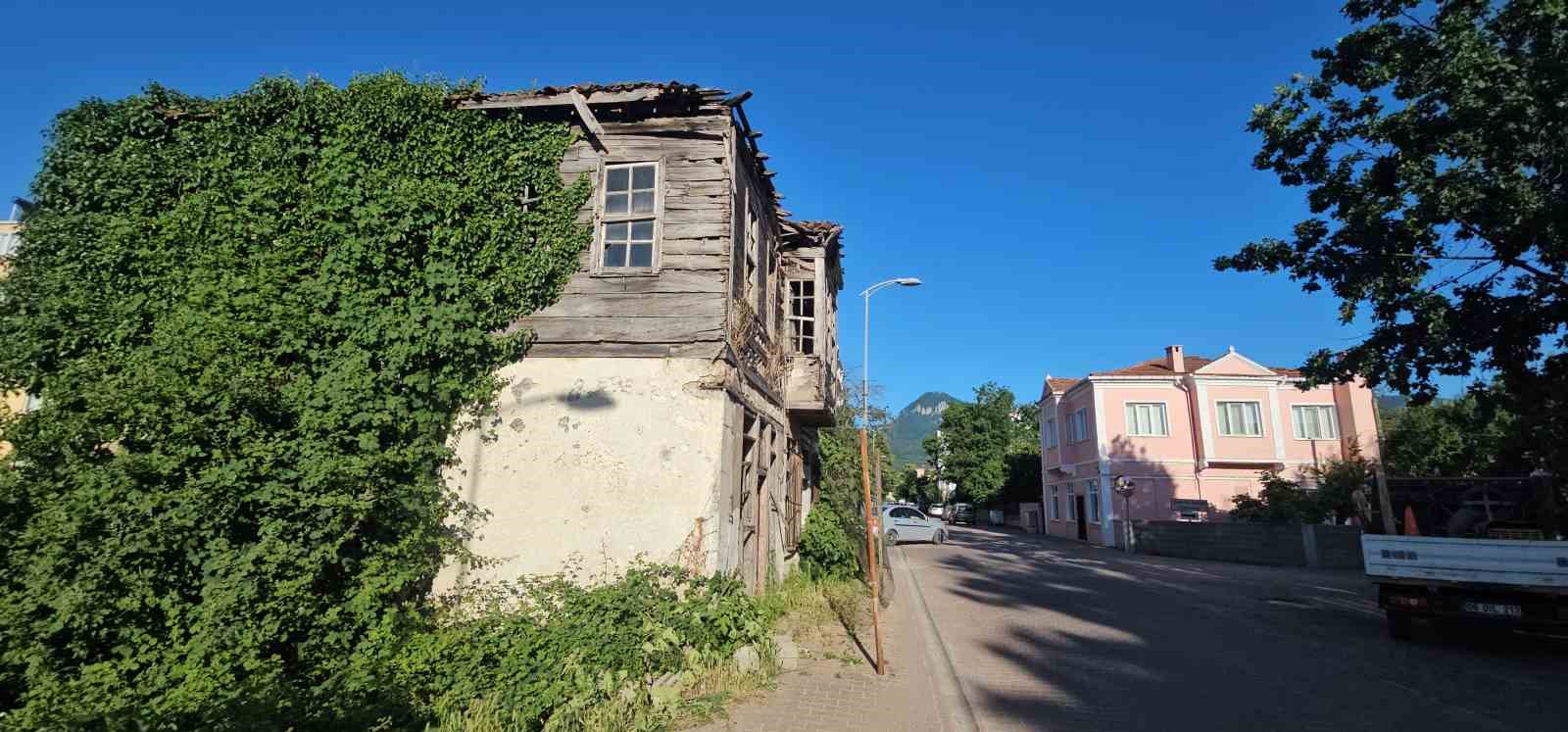 kastamonuda metruk binada erkek cesedi bulundu 5