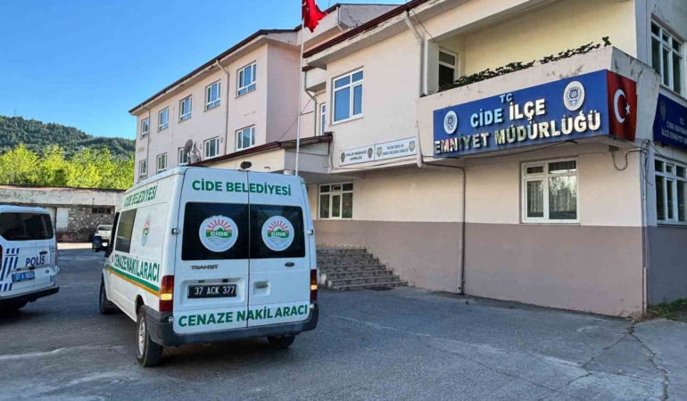 kastamonuda-metruk-binada-erkek-cesedi-bulundu-W7j8sVd8.jpg