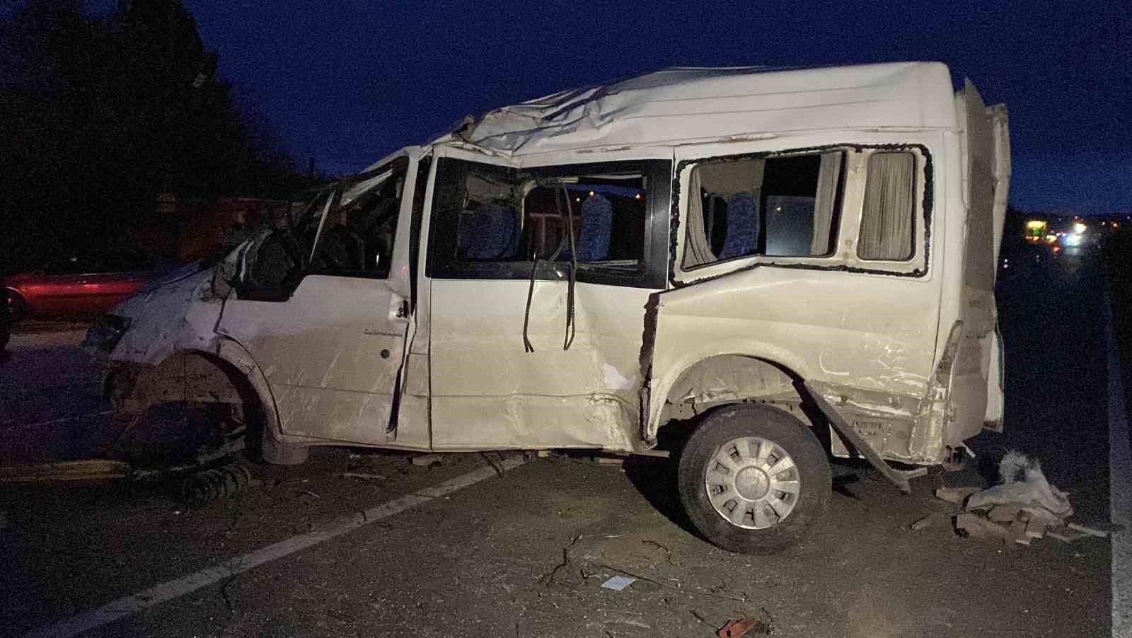 kastamonuda minibus ile hafif ticari arac carpisti 7 yarali 2 r39CsNKs