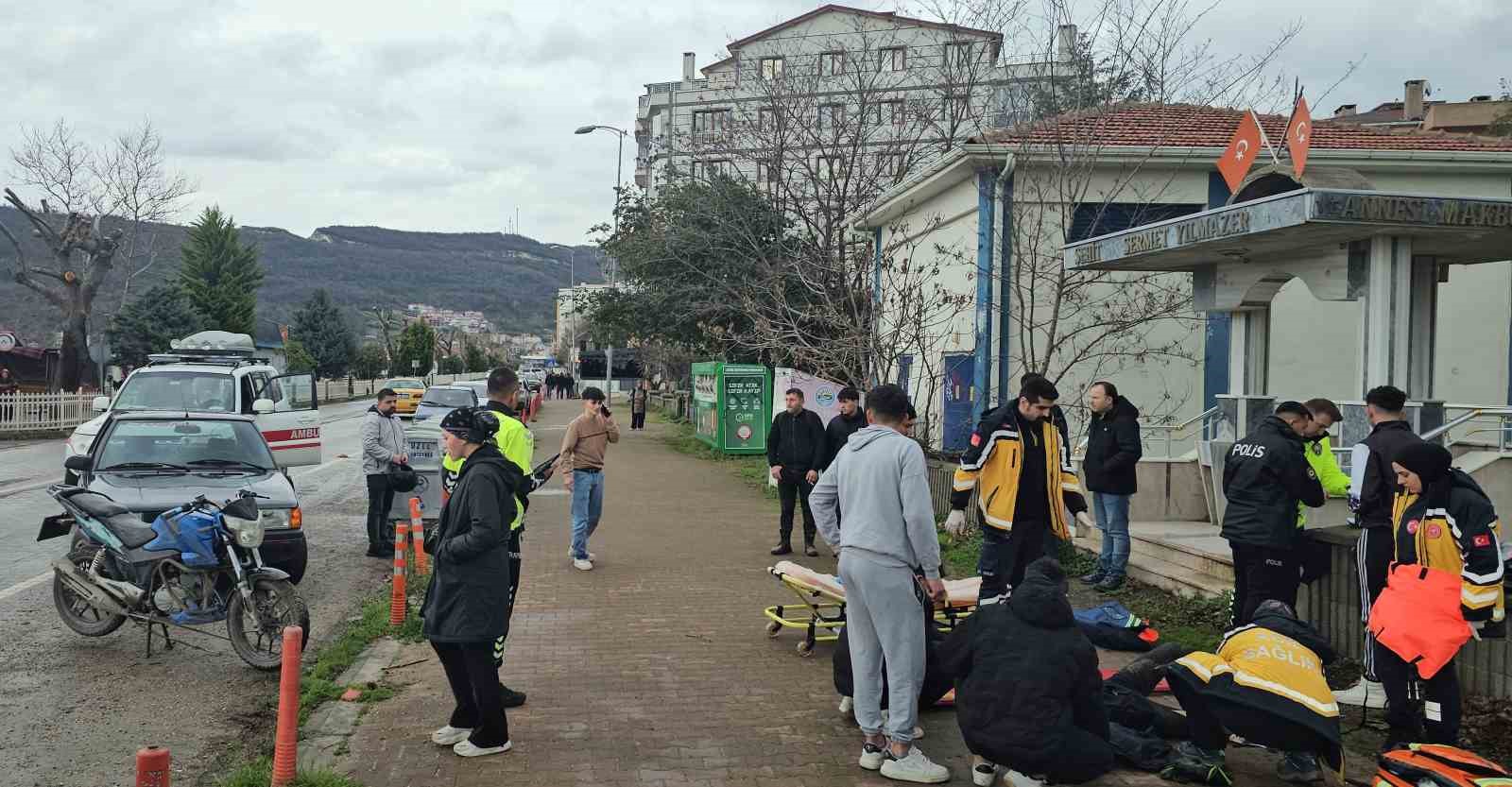 kastamonuda motosiklet ile otomobil carpisti 2 yarali 0 HupzPldZ