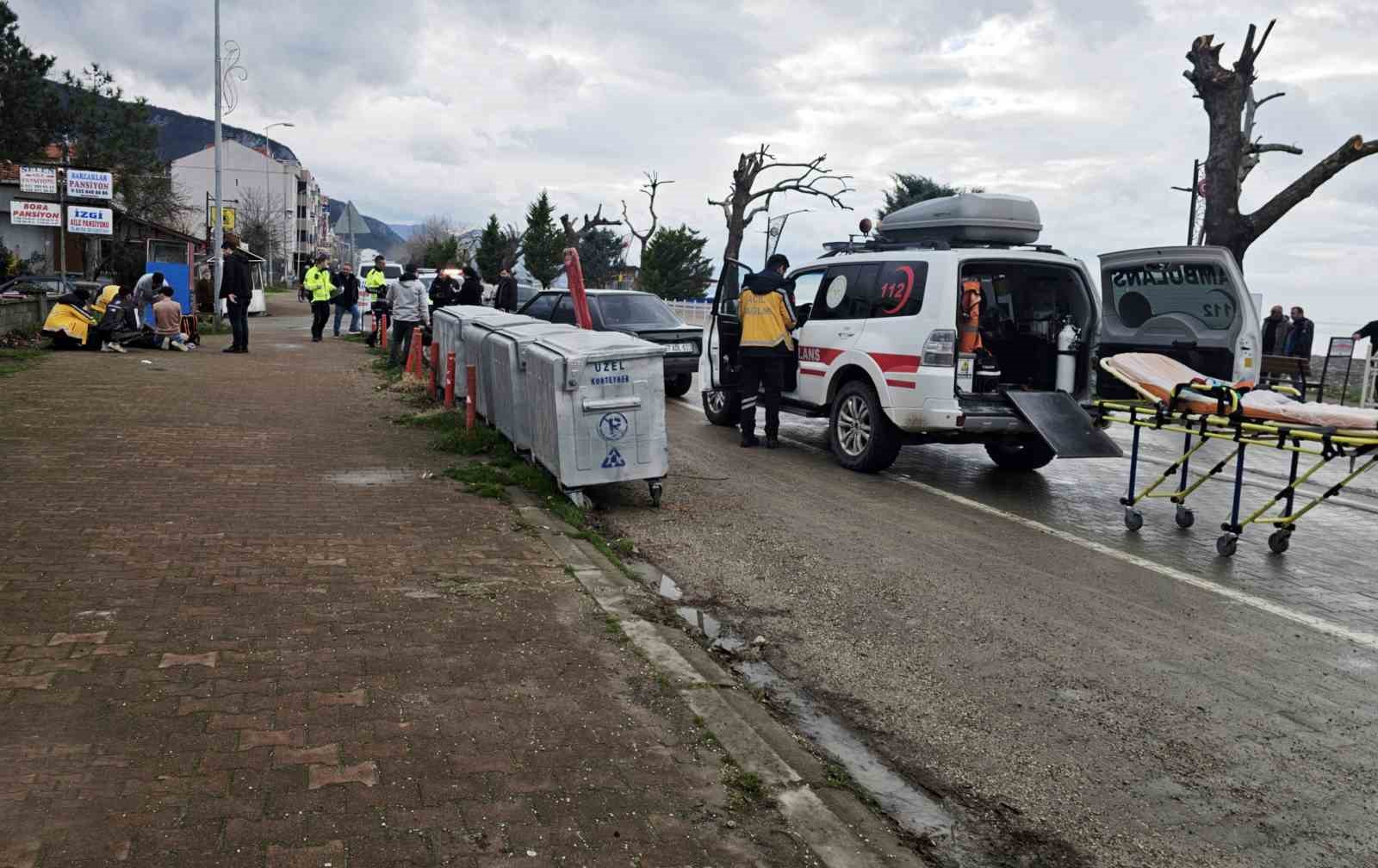 kastamonuda motosiklet ile otomobil carpisti 2 yarali 2 sIW3ICq6