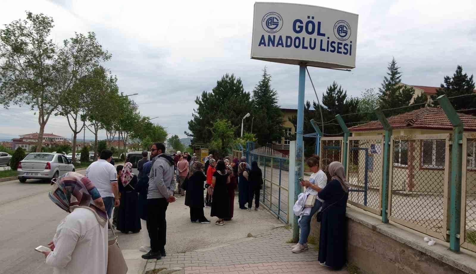 Kastamonu’da öğrencilerin LGS heyecanı başladı 4 kastamonuda ogrencilerin lgs heyecani basladi 0 fsFQUcJ4