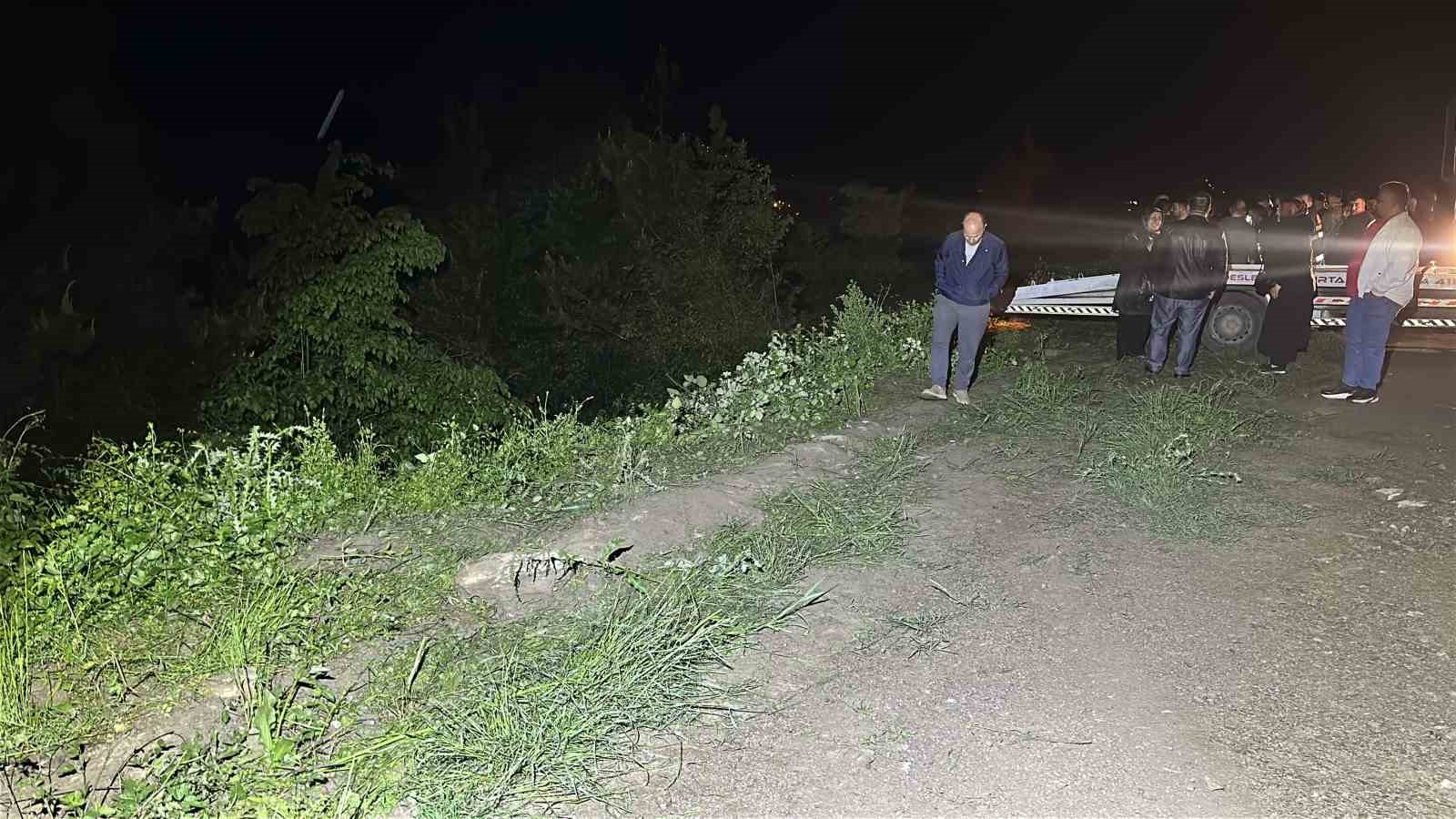 Kastamonu’da otomobil 150 metre yüksekten uçuruma yuvarlandı: 1 ölü, 3 yaralı 13 kastamonuda otomobil 150 metre yuksekten ucuruma yuvarlandi 1 olu 3 yarali 9 WNL19fte