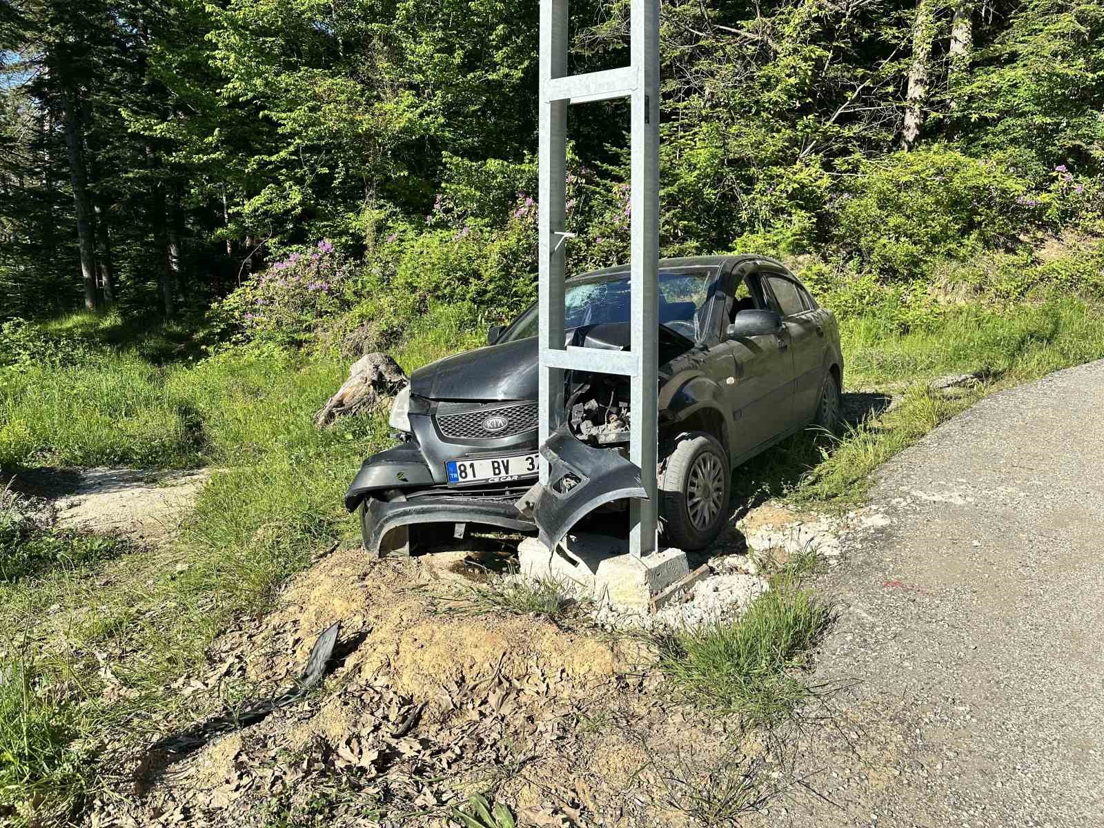 kastamonuda otomobil direge carpti 3 yarali 1