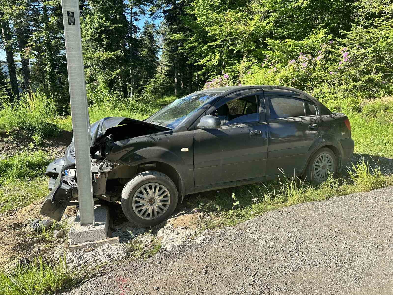 kastamonuda otomobil direge carpti 3 yarali 3 m2E4DKtN