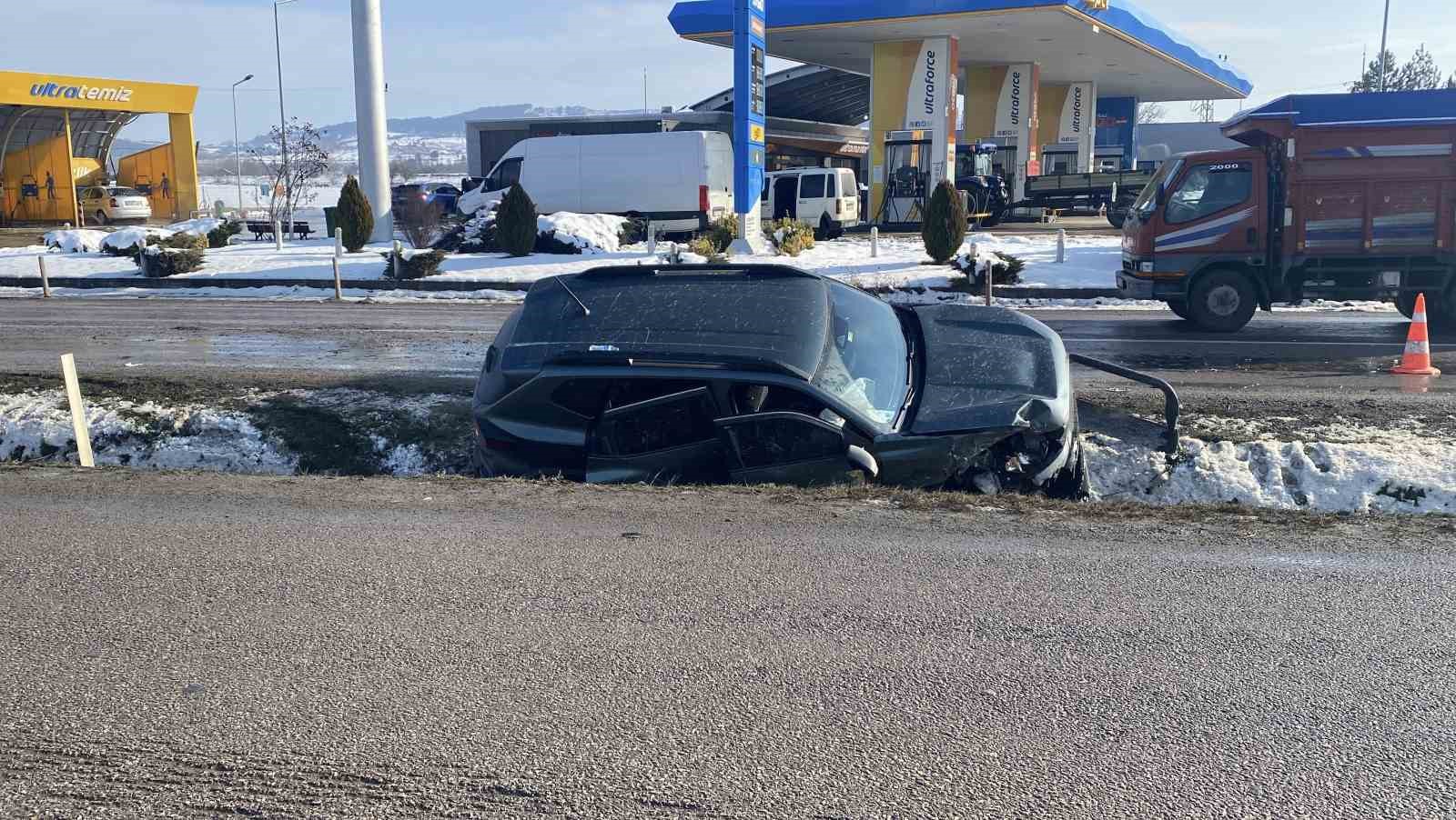 Kastamonu’da otomobil ile cip çarpıştı: 3 yaralı 9 kastamonuda otomobil ile cip carpisti 3 yarali 5 HQwiWYLT