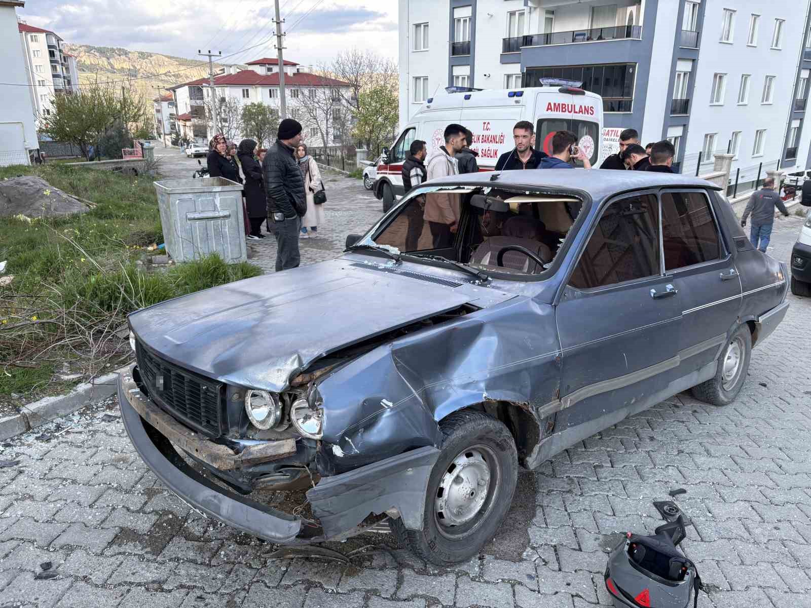 kastamonuda otomobil ile motosiklet carpisti 3 yarali 3 dpcs1KY1