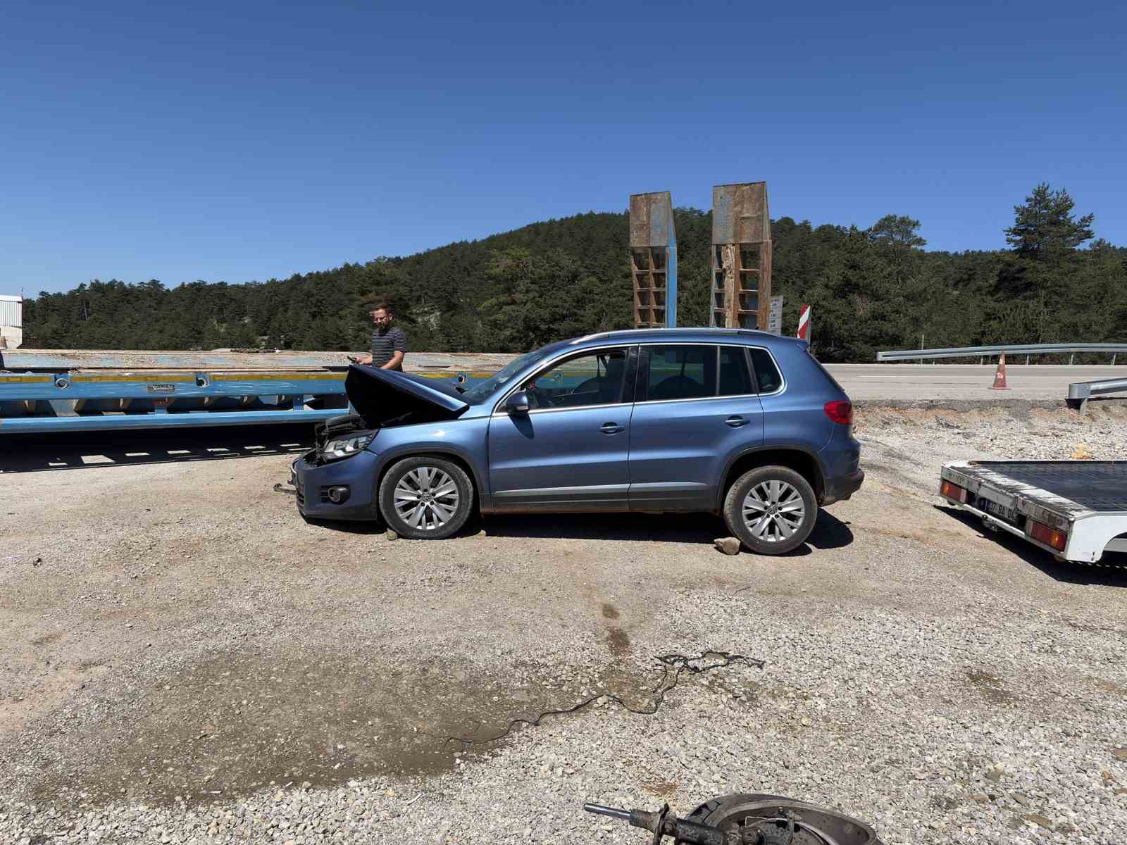 kastamonuda otomobil ile tir carpisti 4 yarali 0 aMqIGzSd