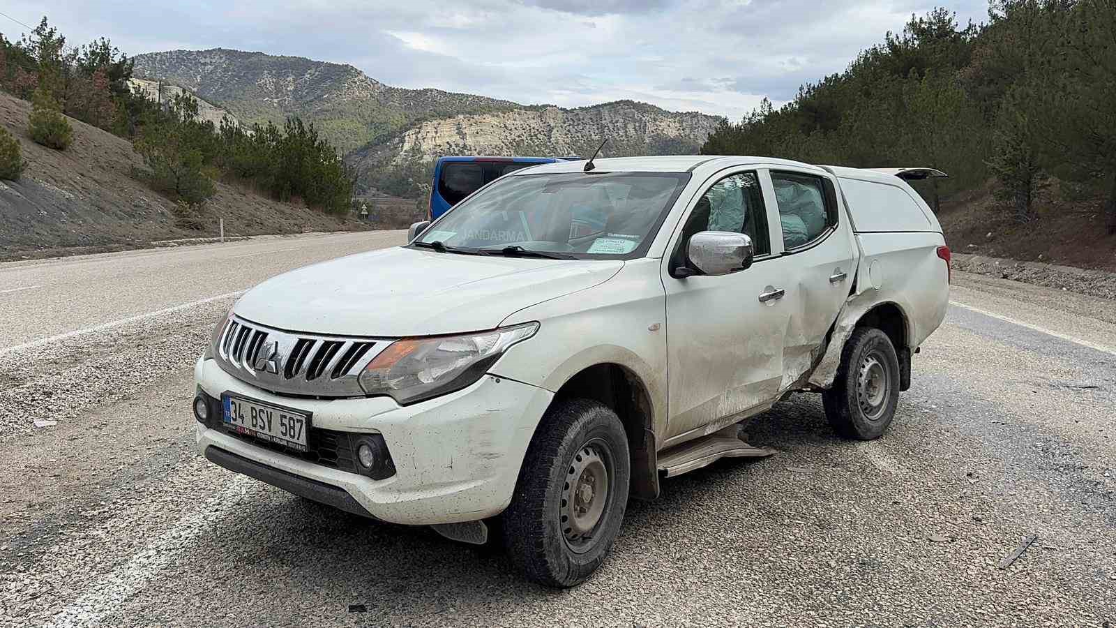 kastamonuda pikap ile otomobil carpisti eski belediye baskani yaralandi 2 puLjMUZb