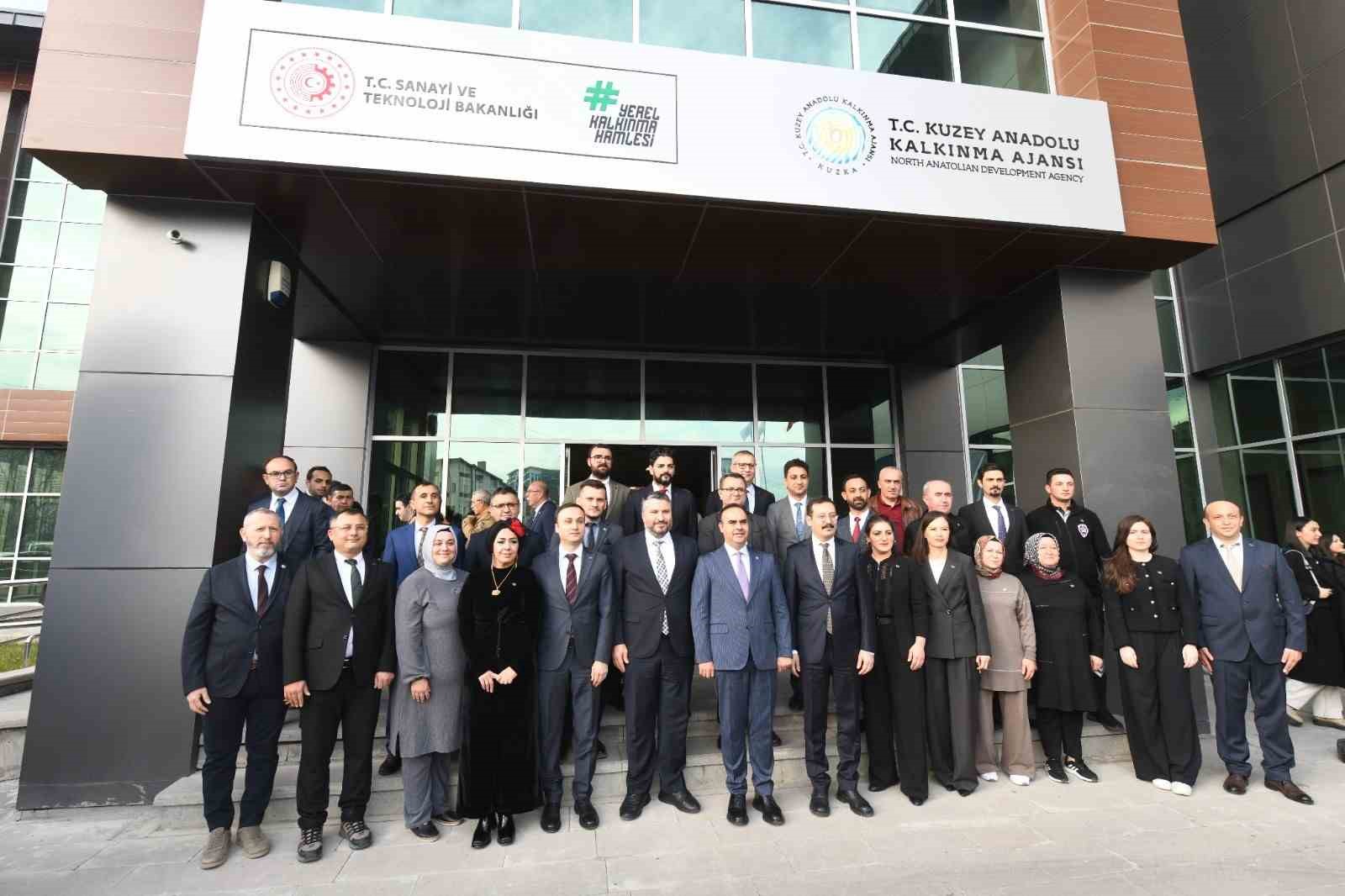 kastamonuda tamamlanan 13 projenin acilisini bakan kacir yapti 8 bU6dQSiG