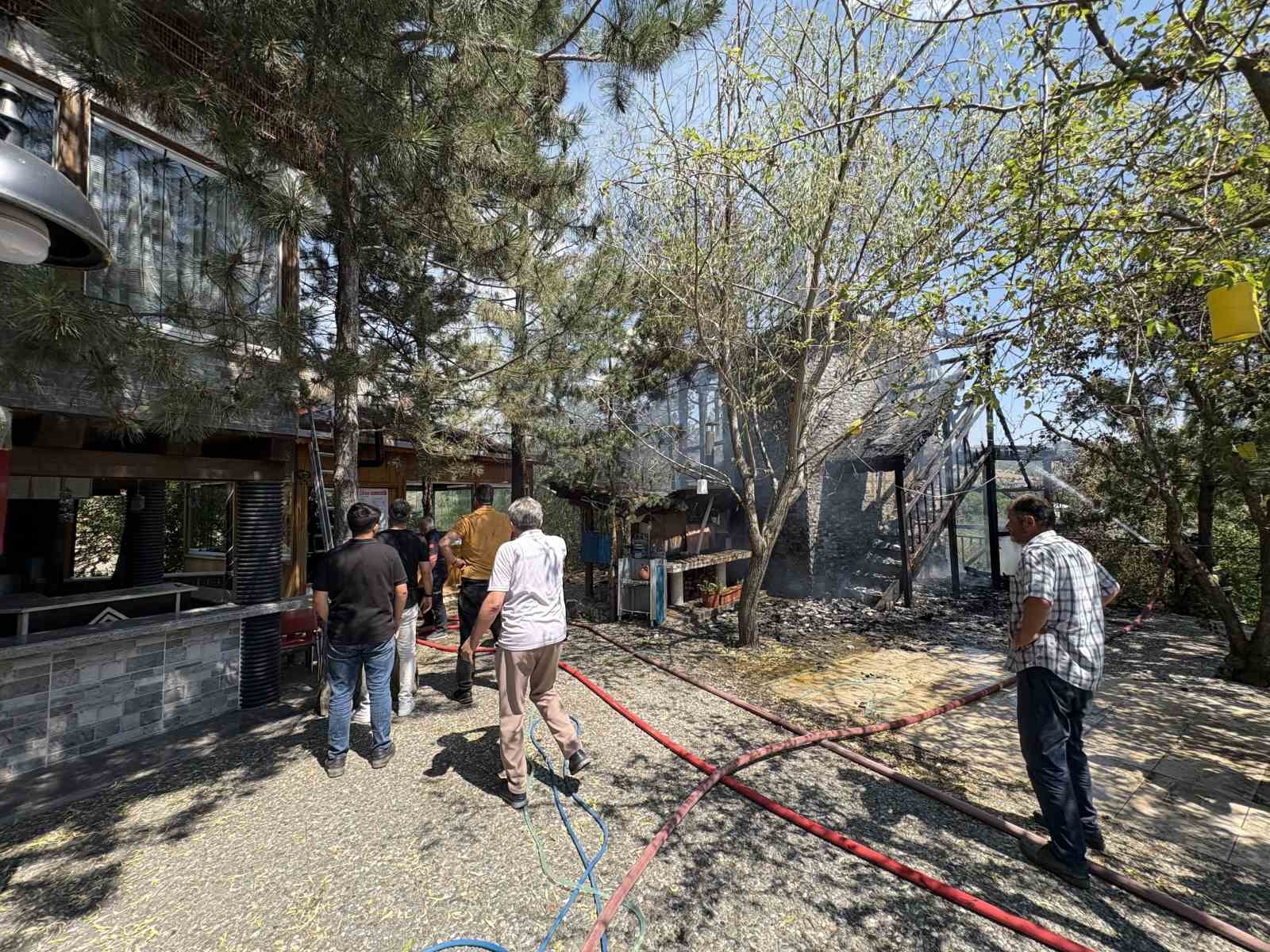 kastamonuda tesiste cikan yangin ormana sicramadan sonduruldu 2 AMSQEdJ5