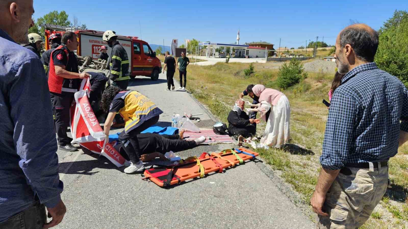 kastamonuda tofas marka otomobil takla atti 3 yarali 0 6YFi9sgl