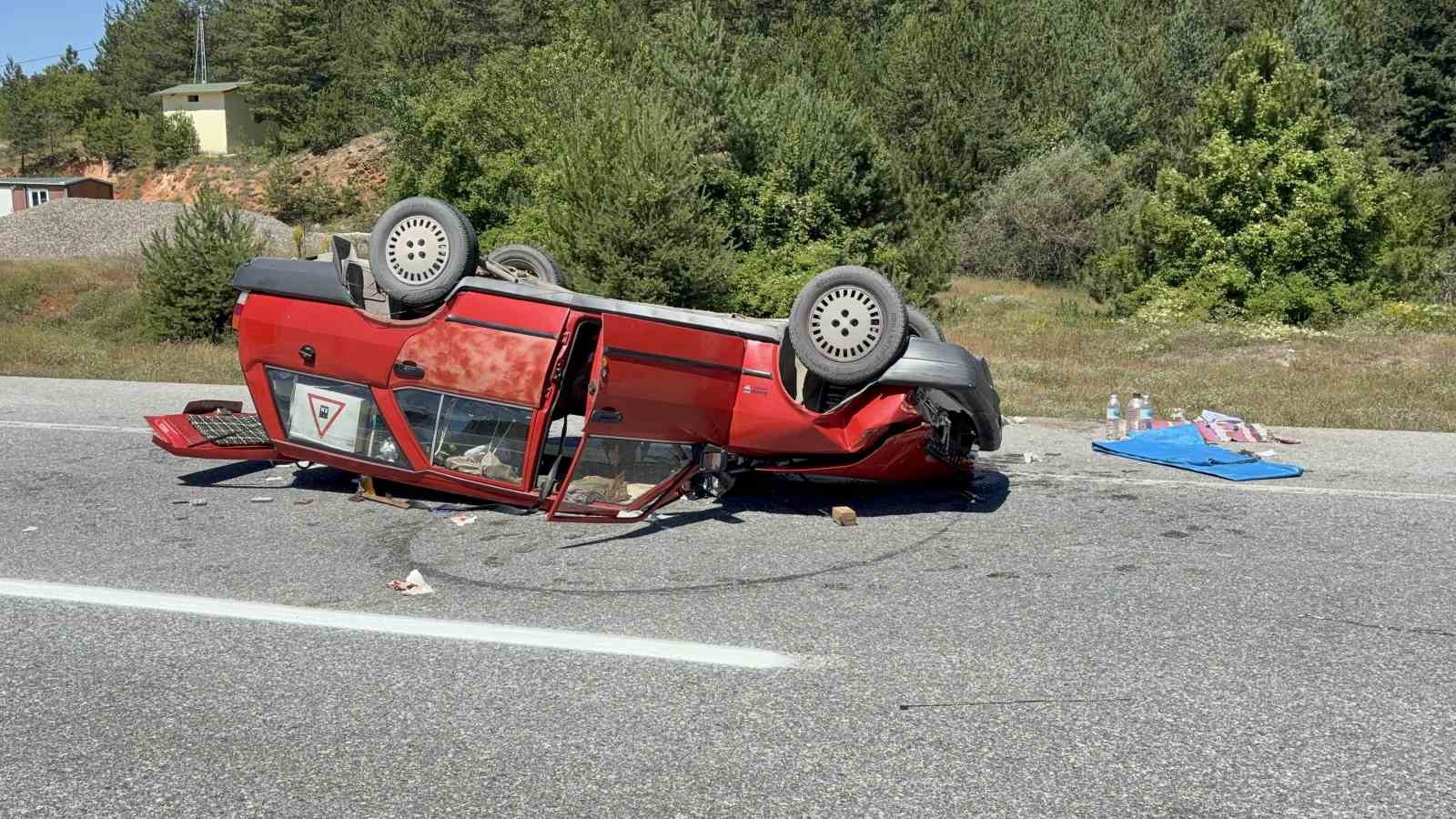 kastamonuda tofas marka otomobil takla atti 3 yarali 3 GPdcFjUj