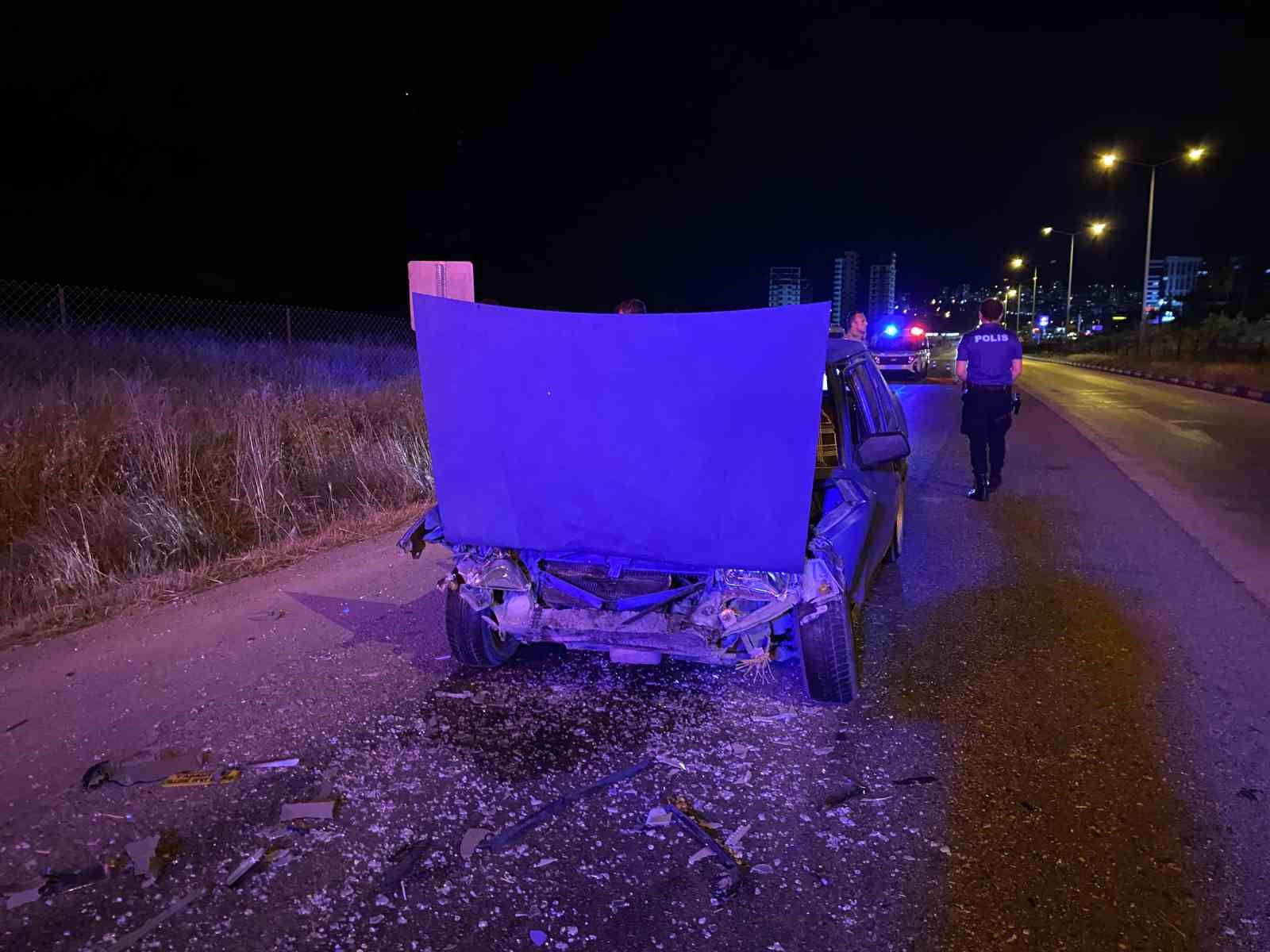 Kastamonu’da Tofaş marka otomobil tıra çarptı: 5 yaralı 4 kastamonuda tofas marka otomobil tira carpti 5 yarali 0 EefB7CC8