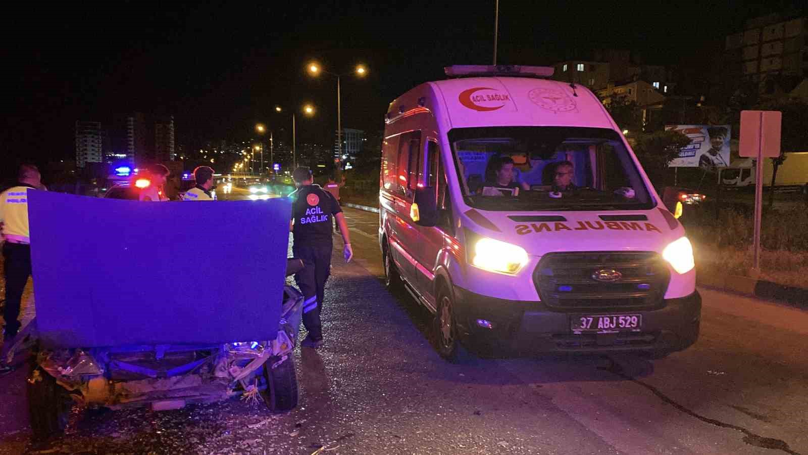 Kastamonu’da Tofaş marka otomobil tıra çarptı: 5 yaralı 5 kastamonuda tofas marka otomobil tira carpti 5 yarali 1 saY67a18