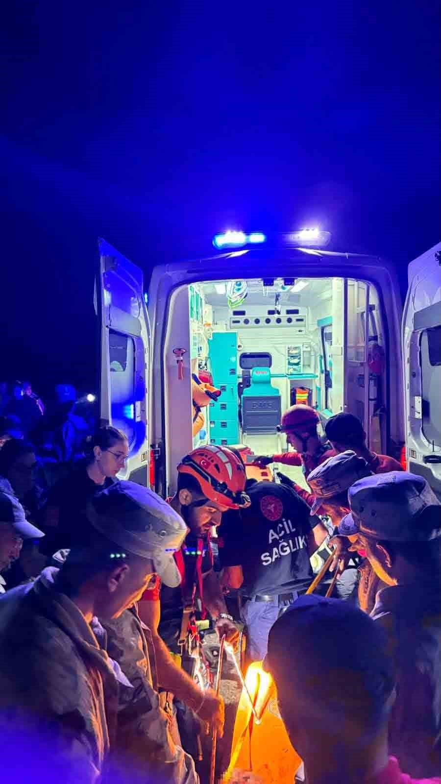 kastamonuda ucuruma yuvarlanan sahis ekipler tarafindan kurtarildi 1 VYm7aEeg