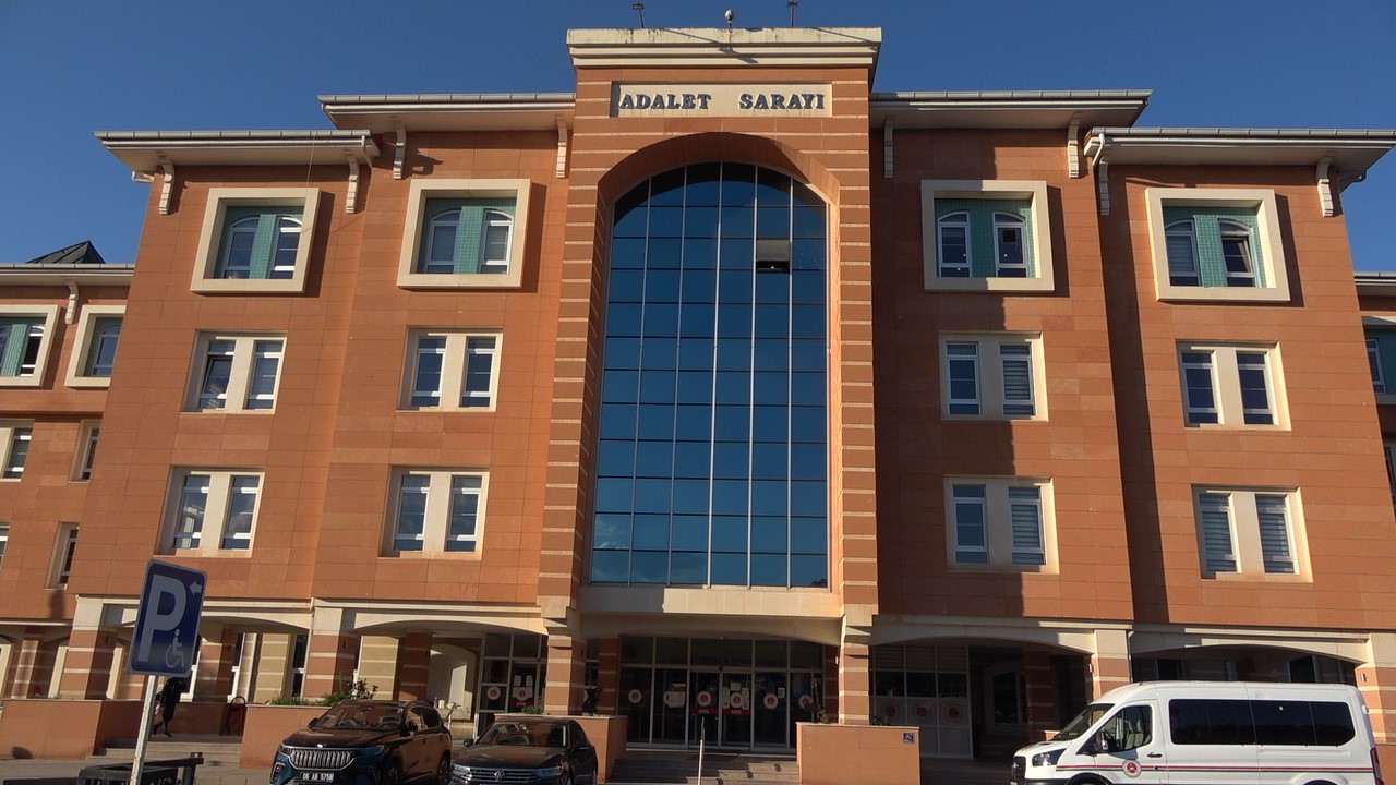 Kastamonu’da uyuşturucu operasyonlarında gözaltına alınan 3 şüpheli tutuklandı 7 kastamonuda uyusturucu operasyonlarinda gozaltina alinan 3 supheli tutuklandi 3 VPc7WOXn