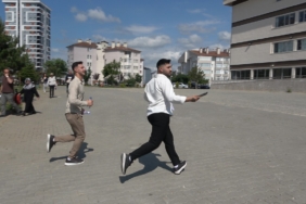 YKS’de son dakika yarışı: Kimi saniyelerle yetişti, kimi kapıda kaldı 1 thumbnail