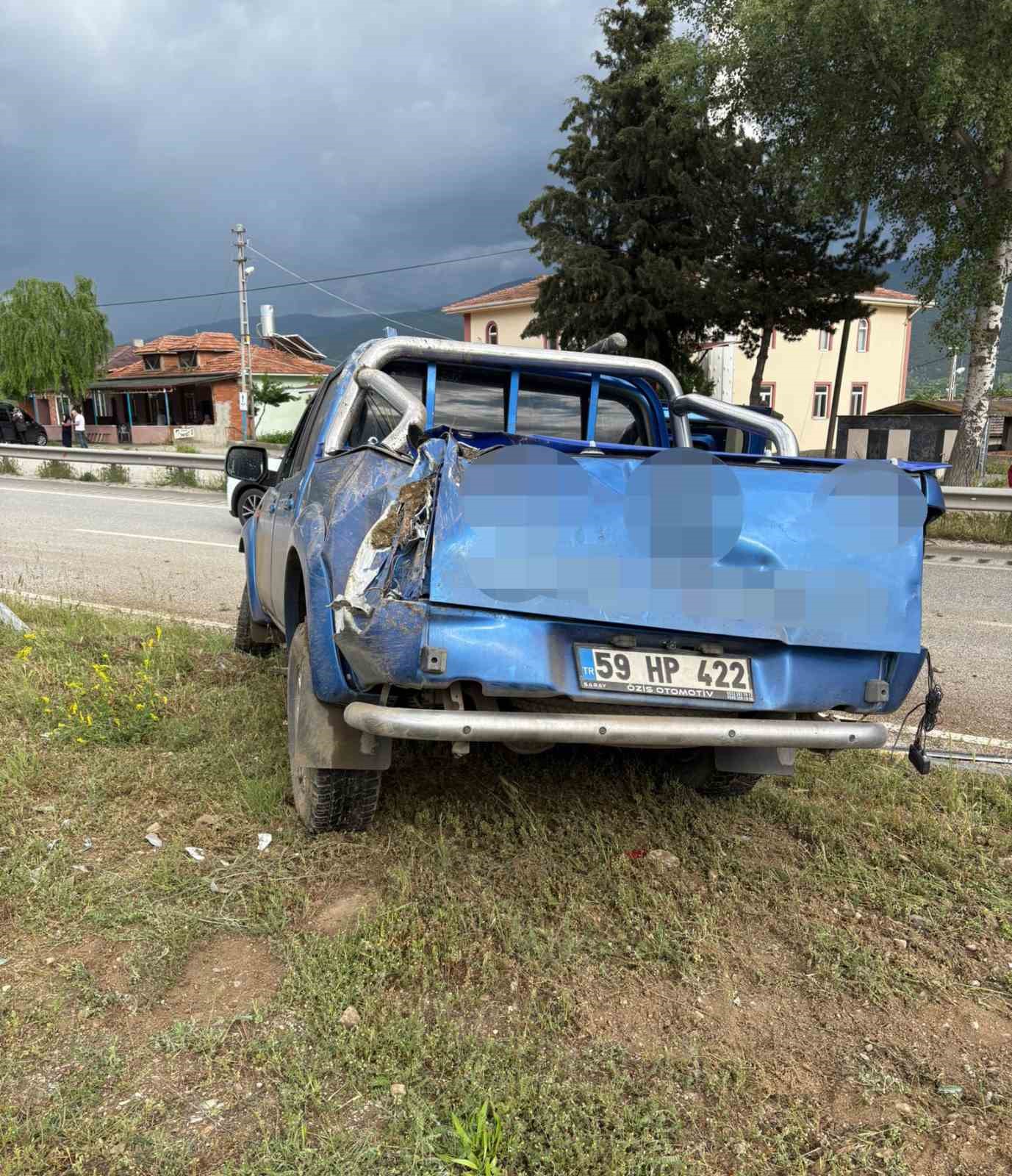 kastamonuda yoldan cikan kamyonet takla atti 4 yarali 1 NRRJqnSO