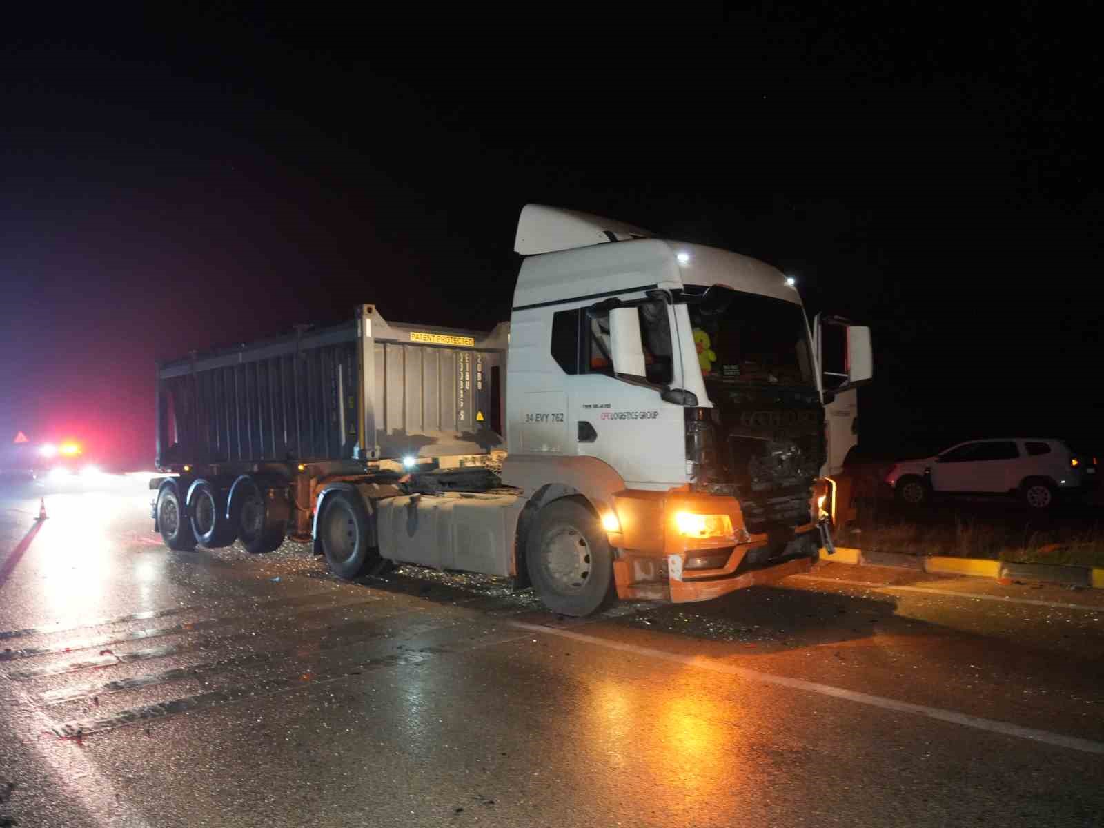 kastamonuda zincirleme trafik kazasinda tofas hurda yiginina dondu 1 FwTHTYgy