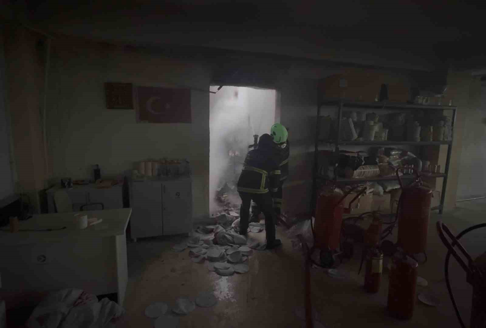 kastamonudaki fabrika yangini kontrol altina alindi 4 Nr8kEAtj