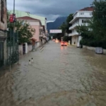 kastamonuyu-sel-vurdu-is-yerleri-evler-ve-araclar-su-altinda-kaldi-44IlphgN.jpg