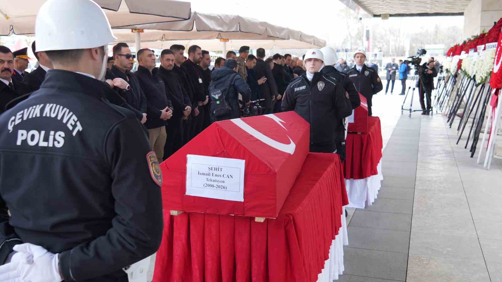 katarda helikopterin dusmesi sonucu sehit olan aselsan teknisyenleri icin toreni duzenlendi 0 B1uQZJAh