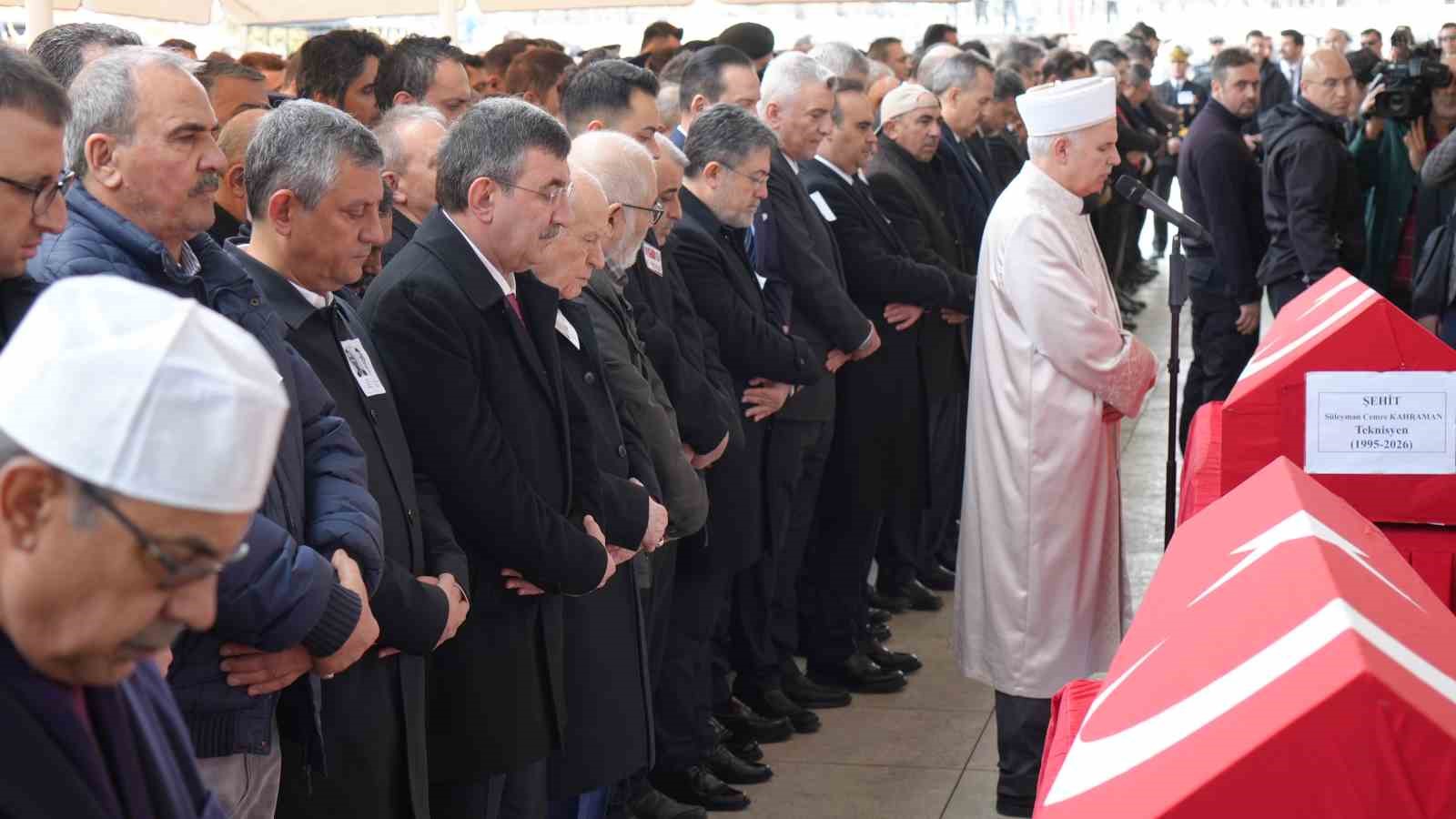katarda helikopterin dusmesi sonucu sehit olan aselsan teknisyenleri icin toreni duzenlendi 6 w5Kbm5Xv