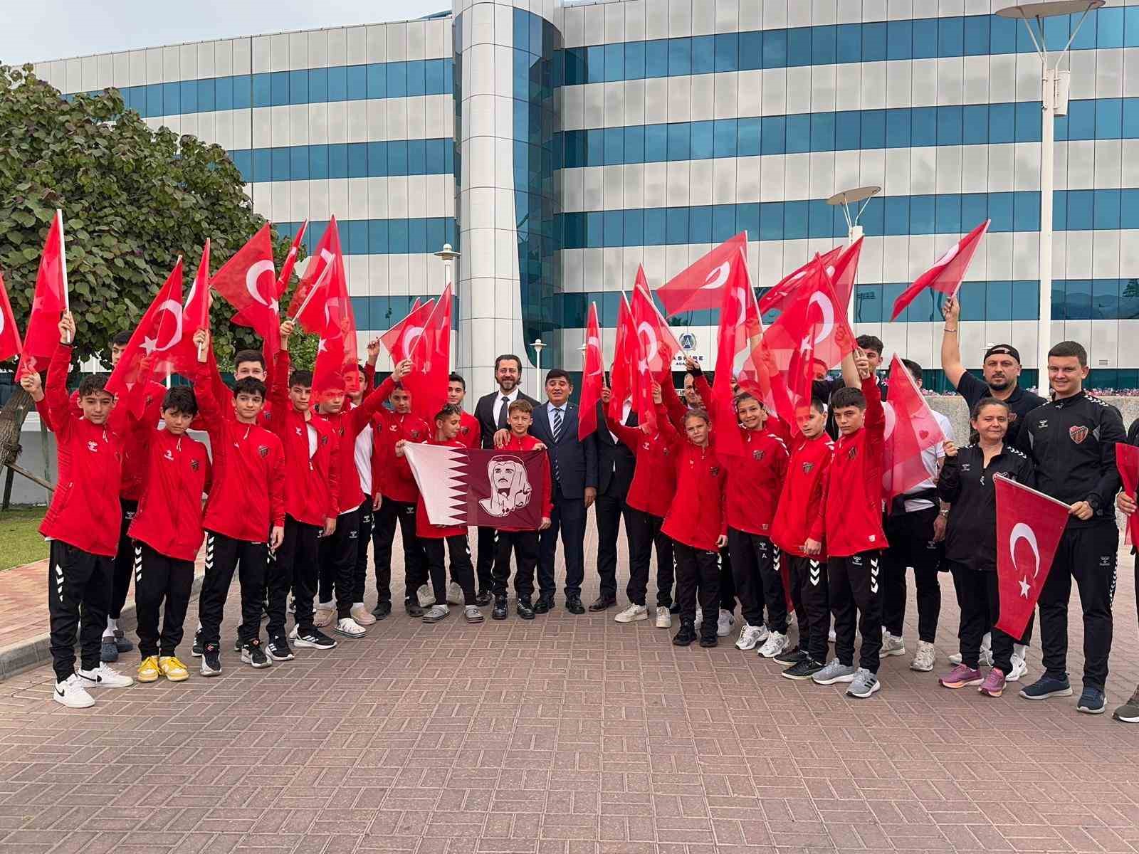 katarda mahsur kalan sporcular turkiyeye donmek uzere ugurlandi 0 yRwTJwtB