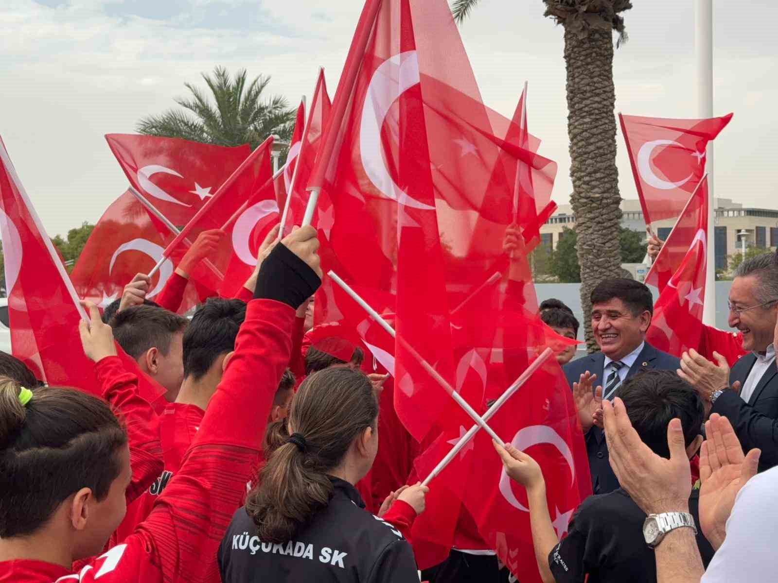 katarda mahsur kalan sporcular turkiyeye donmek uzere ugurlandi 4