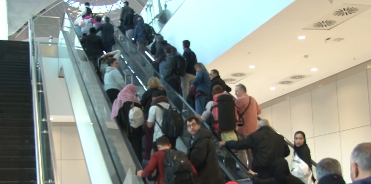 katarda mahsur kalan turk vatandaslari turkiyeye dondu 0 SAEklhzI