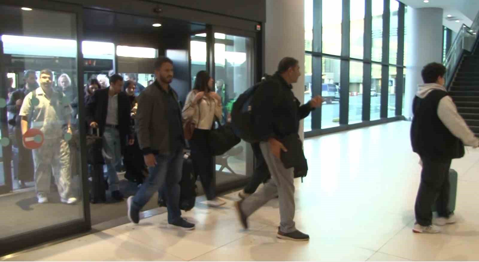 katarda mahsur kalan turk vatandaslari turkiyeye dondu 1
