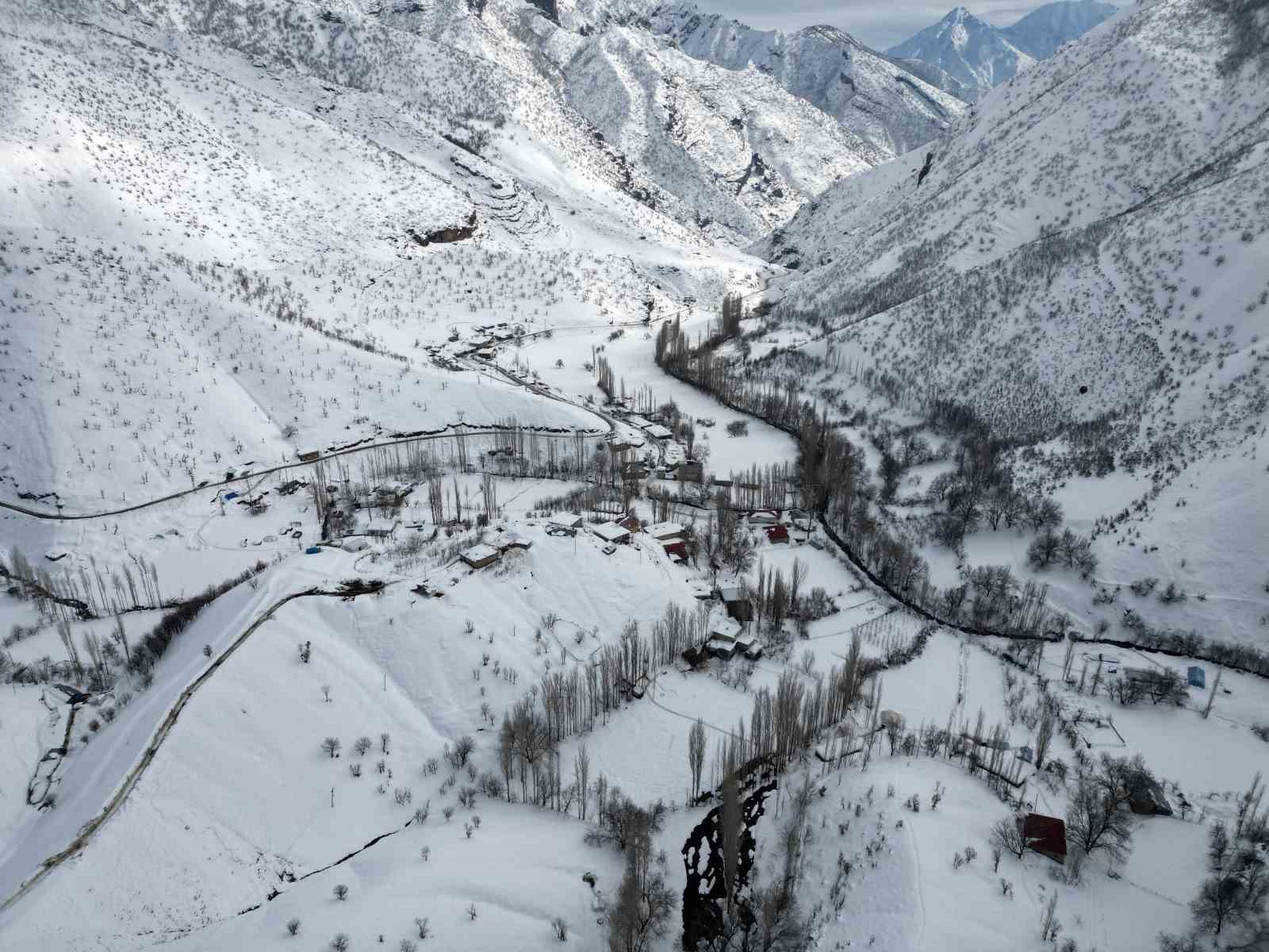 Kato Dağı beyaz gelinliğini giydi, ortaya seyrine doyumsuz manzaralar çıktı 7 kato dagi beyaz gelinligini giydi ortaya seyrine doyumsuz manzaralar cikti 3 2cRiPH4k