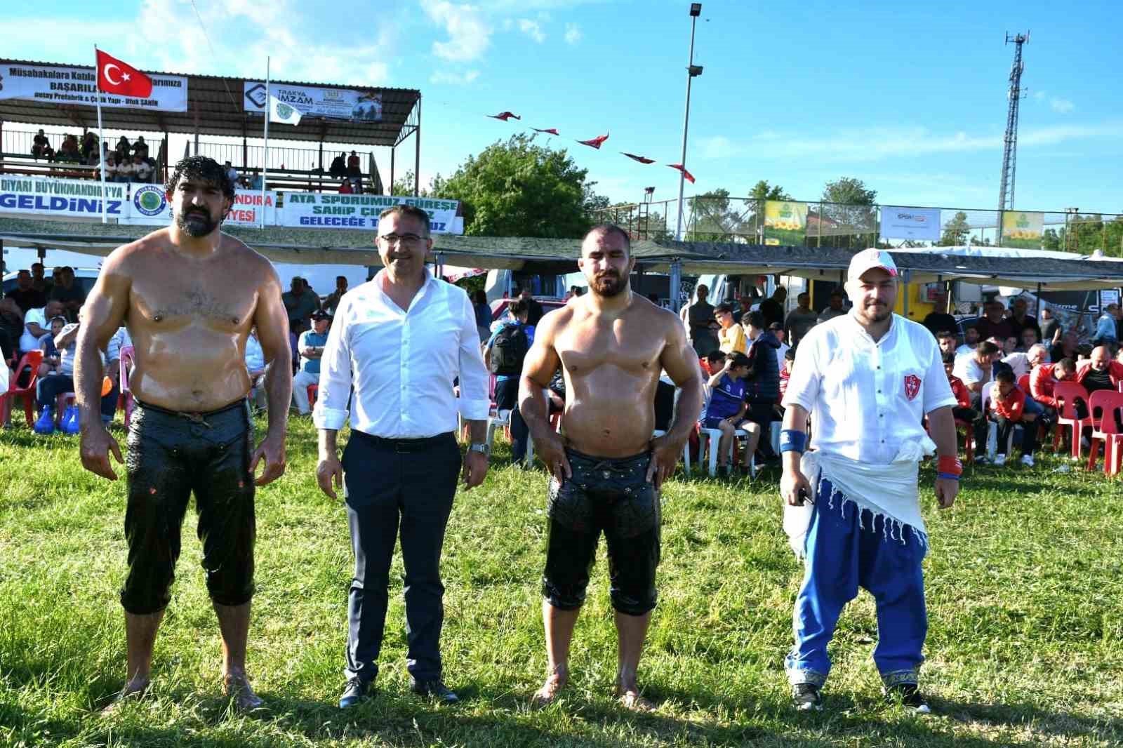 kavasoglu ve samdancibasi ibrahim yagli pehlivan gureslerinde baspehlivan ismail koc 1 8vGYWwHL