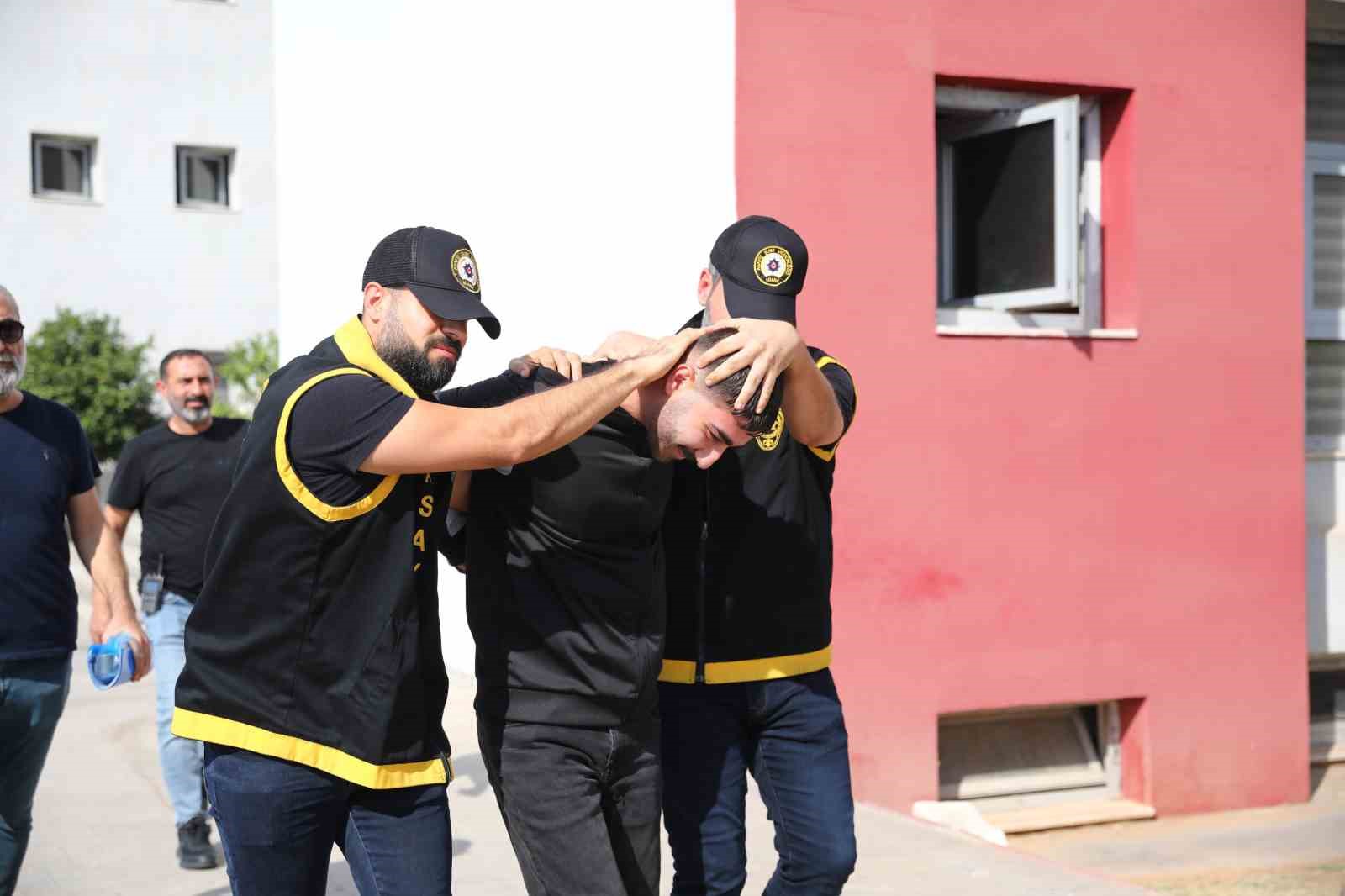 kavga ettigi arkadasini 100 metreden vurarak oldurdu ben vurmadim dedi 0 DzDG4dyr