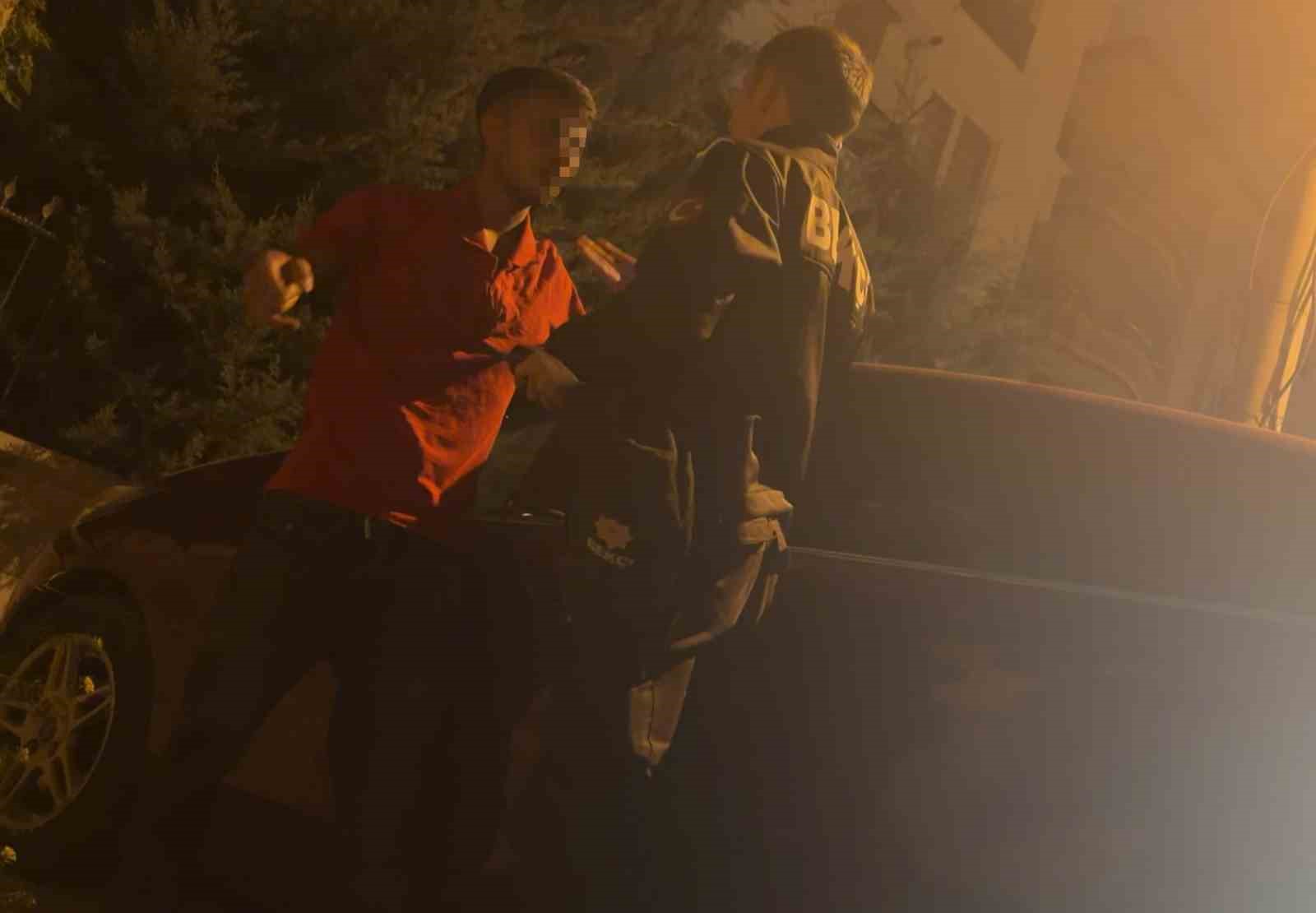 kavga ettigi arkadasini defalarca yumrukladi o anlar kamerada 3 MBdZuglj