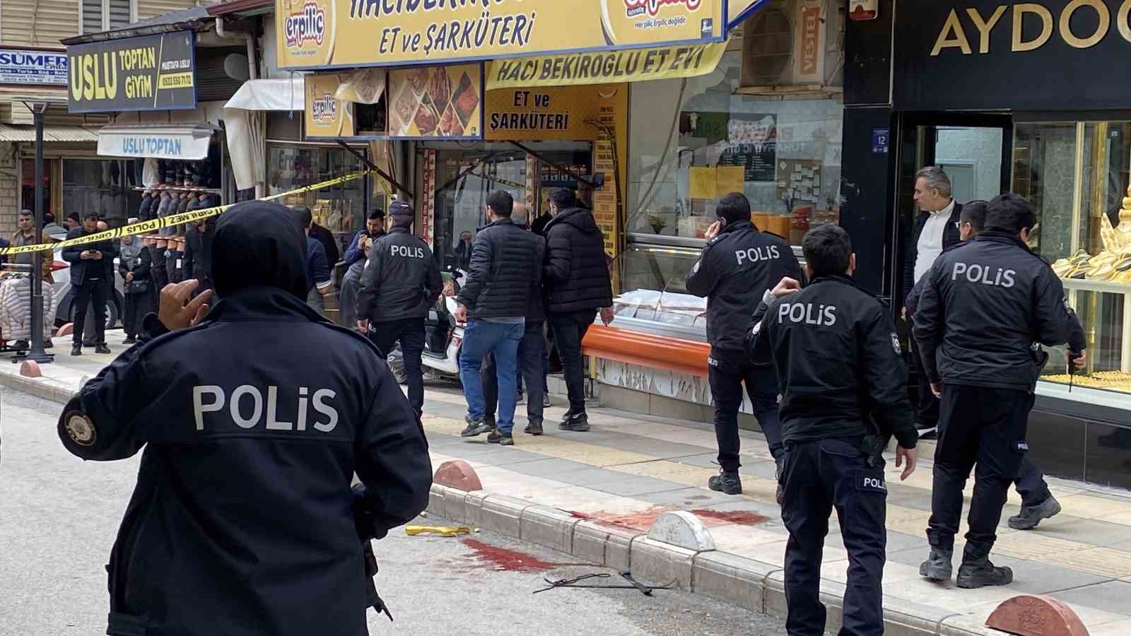 kavga ettigi kisiye kursun yagdirdi o anlar kameraya yansidi 1 ipRSEhpL