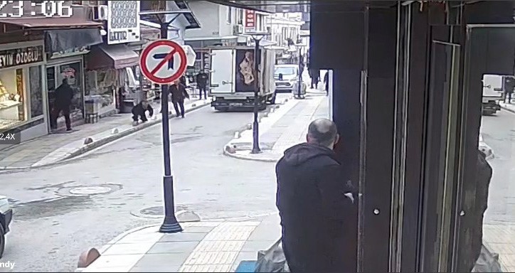 kavga ettigi kisiye kursun yagdirdi o anlar kameraya yansidi 4 zHdeNWmk