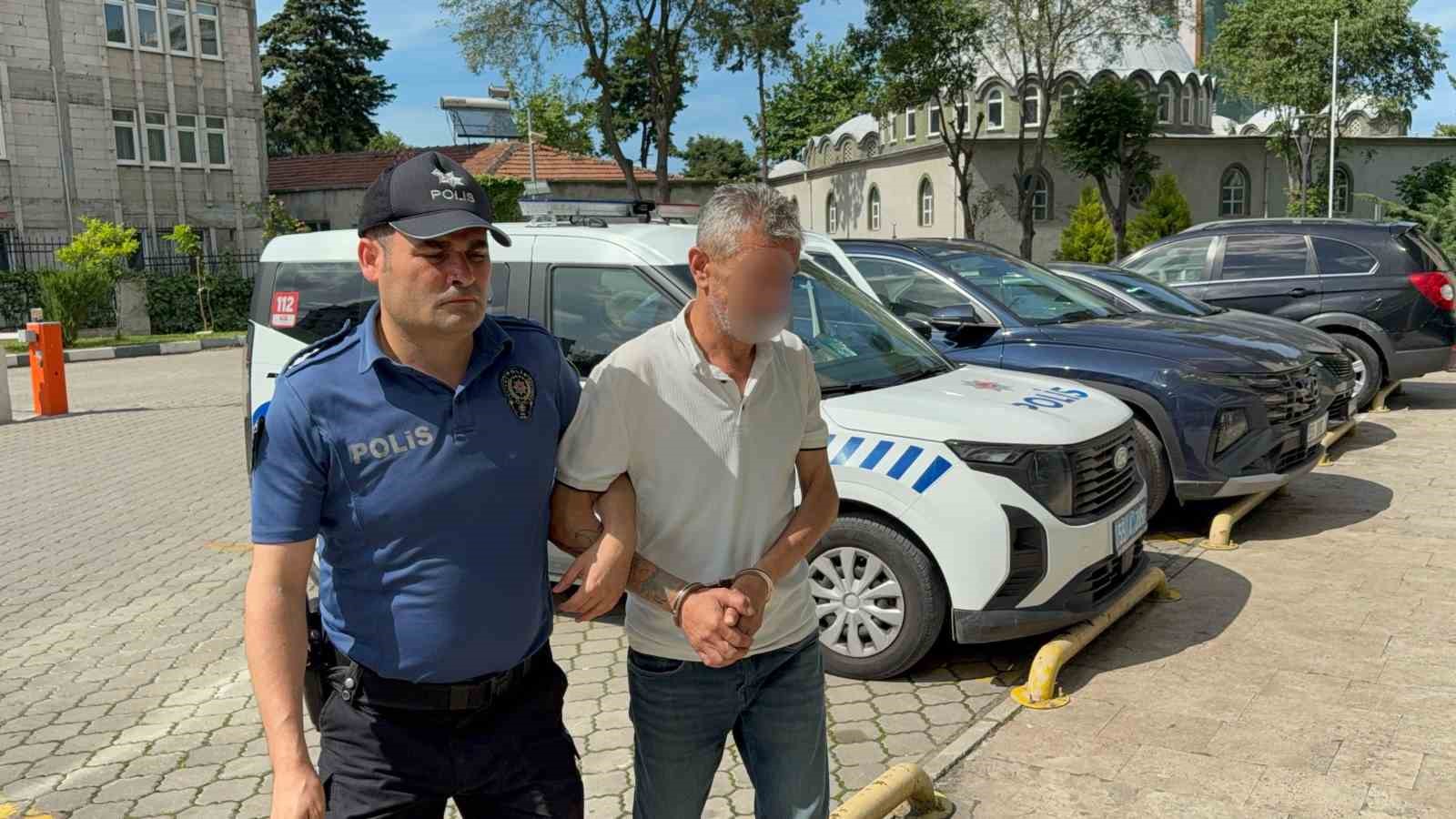 Kavga ettiği şahıs düşerek ağır yaralanınca gözaltına alındı 5 kavga ettigi sahis duserek agir yaralaninca gozaltina alindi 1 cglIGVRQ