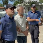 kavga-ettigi-sahis-duserek-agir-yaralaninca-gozaltina-alindi-Wx2qmOFw.jpg