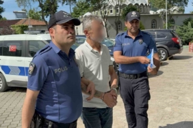 kavga-ettigi-sahis-duserek-agir-yaralaninca-gozaltina-alindi-Wx2qmOFw.jpg