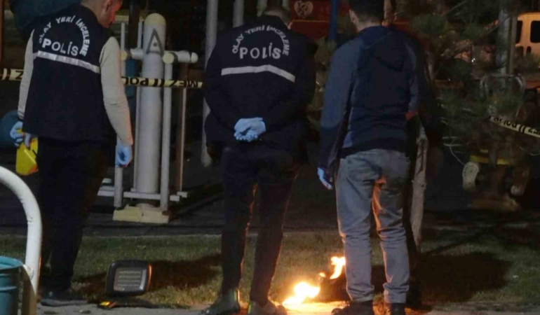 kavga-icin-molotofkokteyli-hazirlarken-sucustu-yakalandilar-G1LukCjq.jpg