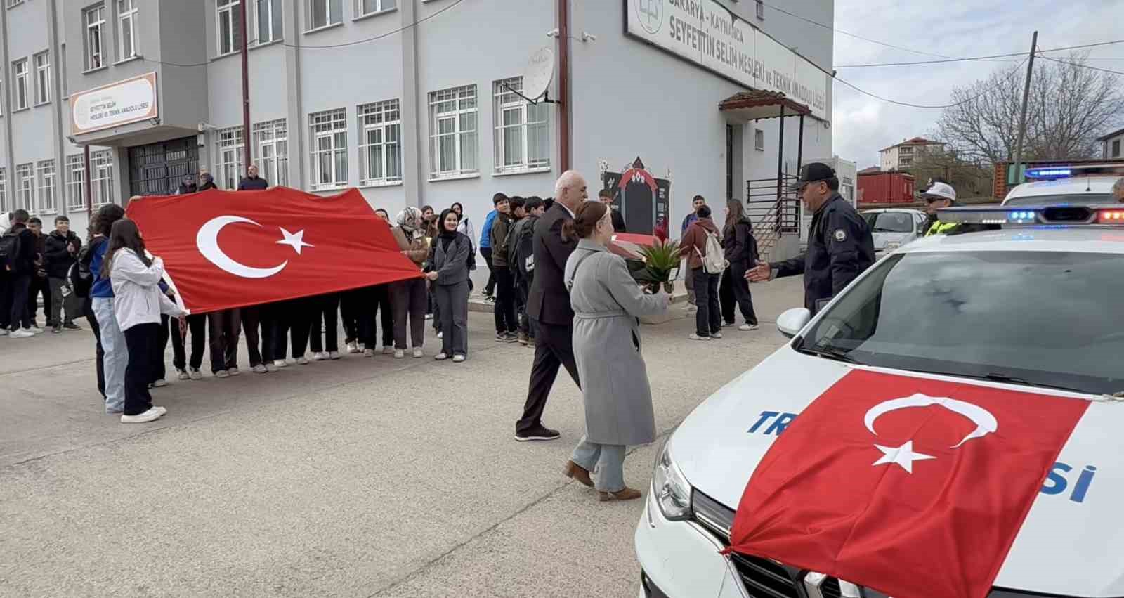 kavga ihbari uzerine geldiler alkislarla karsilandilar 1 79dlBzwk