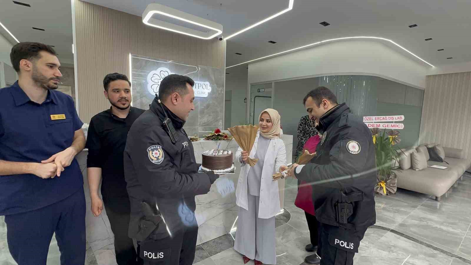 kavga ihbarina gelen polisler surprizle karsilasti 0 EXbhc64X