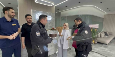 kavga-ihbarina-gelen-polisler-surprizle-karsilasti-GBihYa91.jpg