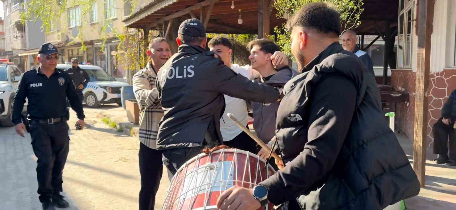 kavga ihbarina giden polislere surpriz karsilama 2 VlShcTIF
