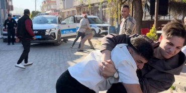 kavga-ihbarina-giden-polislere-surpriz-karsilama-qaJTeCTk.jpg