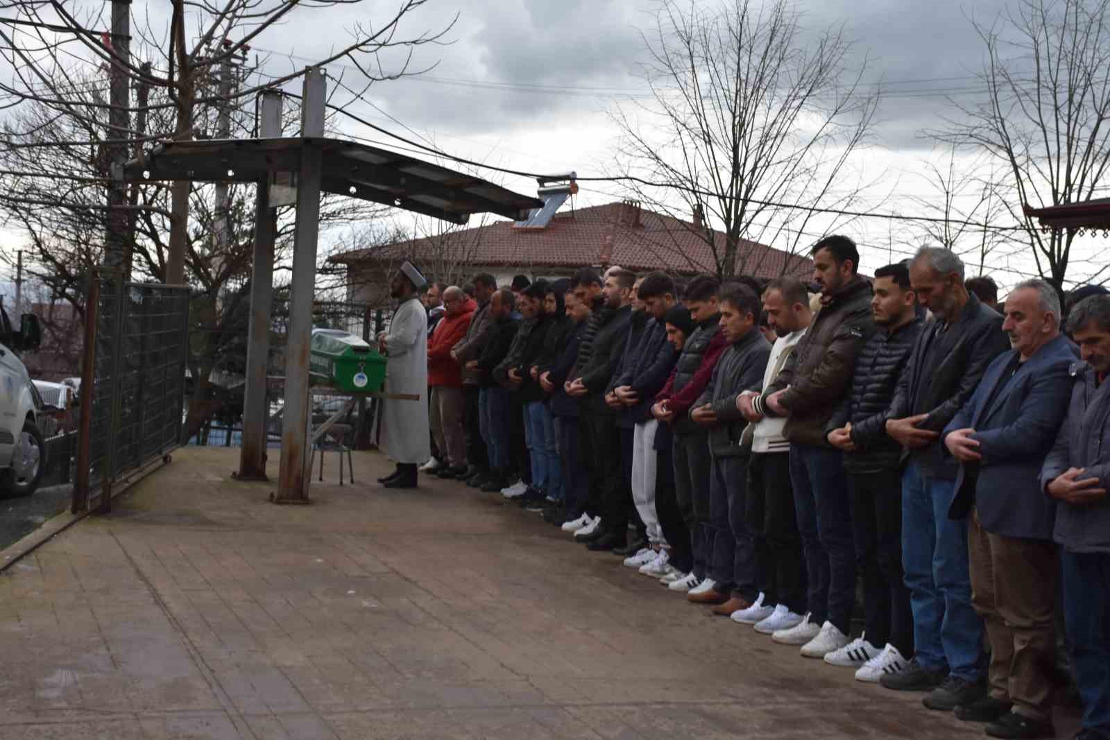 kavgada tufekle vurulan genc son yolculuguna ugurlandi 10 ZZQNize5