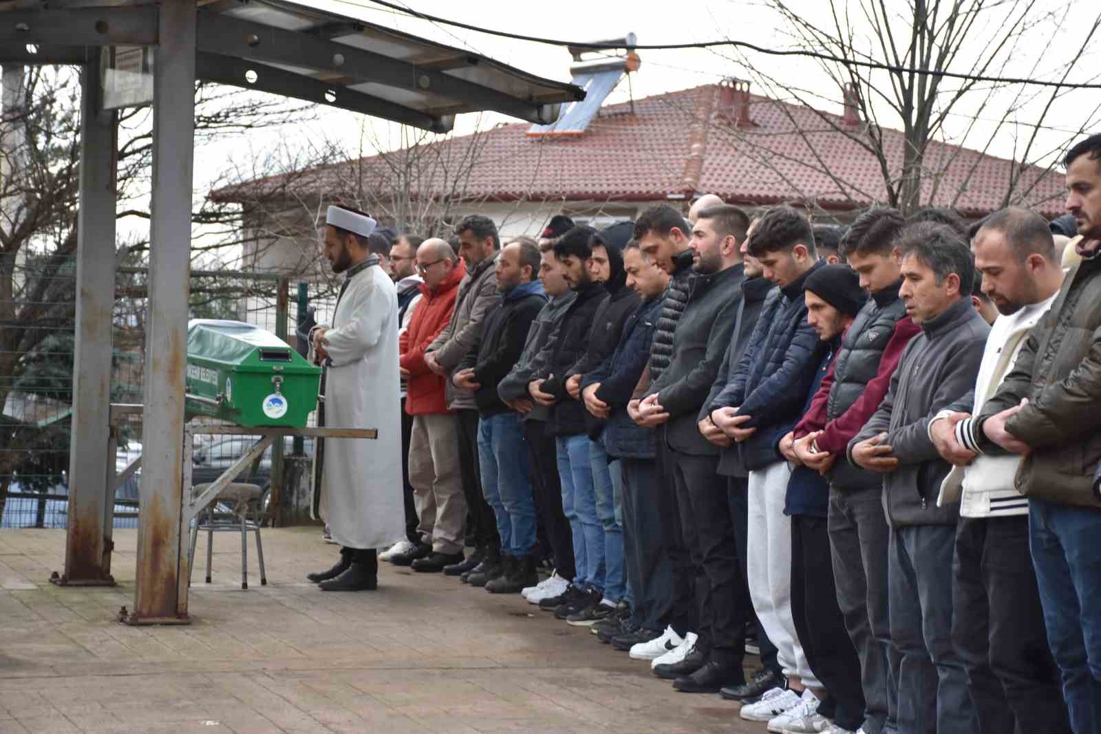 kavgada tufekle vurulan genc son yolculuguna ugurlandi 6 fE8BHQSS